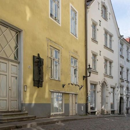 Spacious Studio Apartment In The Heart Of Old Town Tallinn Dış mekan fotoğraf